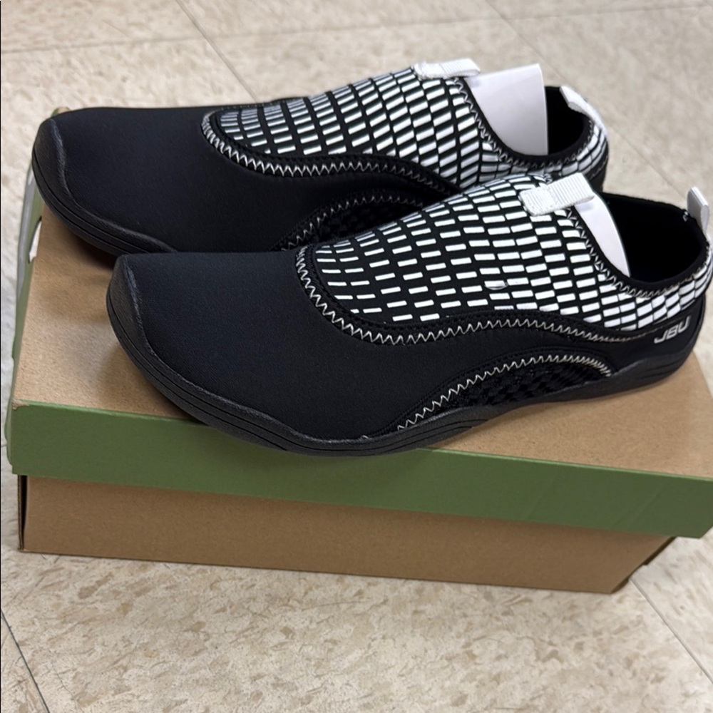 Black Slip-On women’s water 💦 Shoes